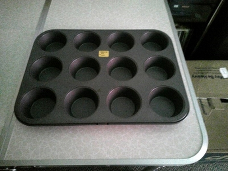 Cupcake Pan (Gray) (image for) Cupcake Pan (Gray)